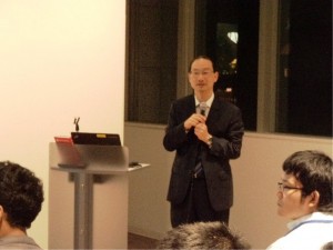 Professor Higashi responded to questions.