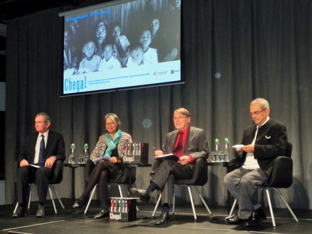 From left to right: Pat Walsh, Former Advisor to CAVR and to the Post-CAVR Technical Secretariat and current Advisor at Asia Justice and Rights (AJAR), Galuh Wandita, Director of AJAR, former CAVR Secretariat, Bishop Gunnar Stålsett, Former President José Ramos-Horta