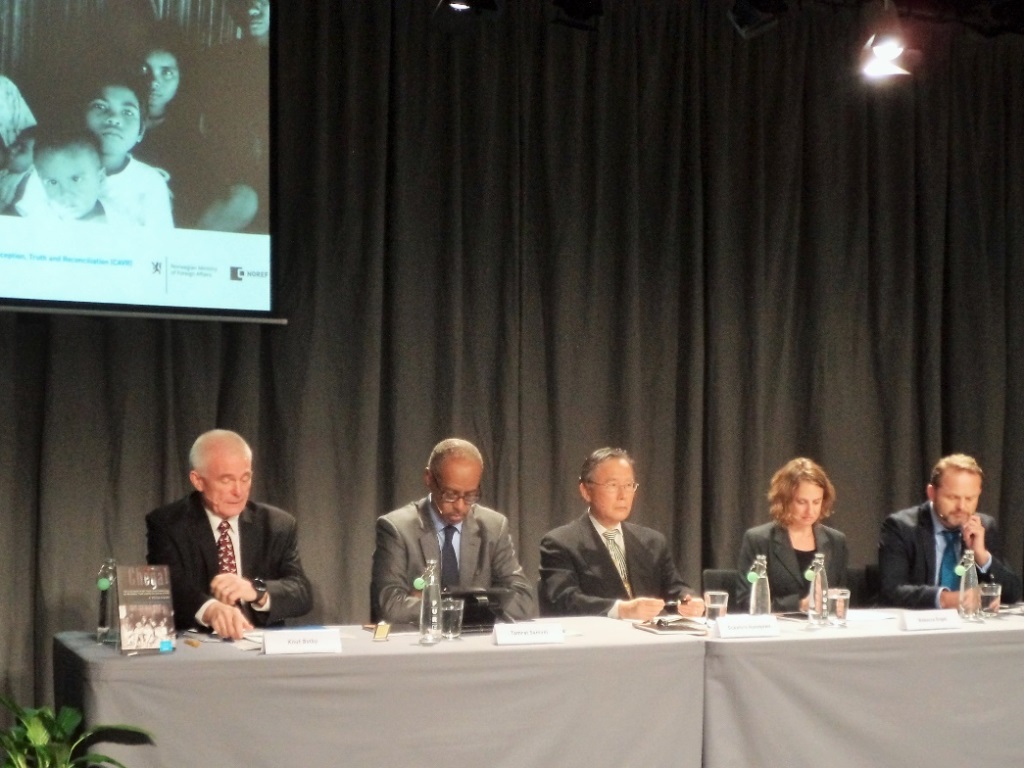 Panel members on the session on “Peacebuilding and nation-building: UN and bilateral perspectives: the case of Timor-Leste” were from left to right Mr. Knut Østby, UN Resident Coordinator in Timor-Leste, Mr. Tamrat Samuel, Senior Advisor to the UN Department of Political Affairs, Mr. Sukehiro Hasegawa, former SRSG for Timor-Leste, Ms. Rebecca Engel, former Director of the Center for International Conflict Resolution’s Timor-Leste Program, Columbia University, and Ambassador Stig Traavik of Norway to Indonesia