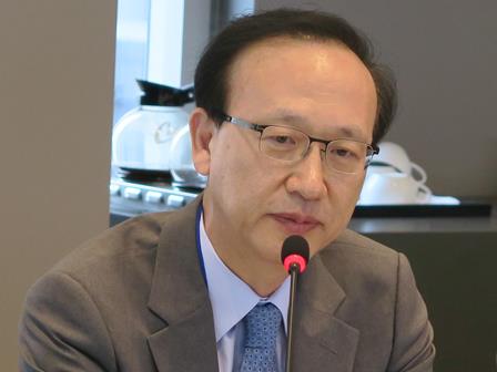 Dr. In-Taek Hyun, former Minister of Unification