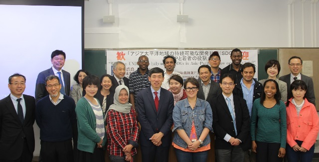 Mr. Haoliang Xu in the center surrounded by international students at the Yokohama National University. Also seen on the second row are Mr. Tetsuo Kondo, Director of the UNDP Representative Office in Tokyo, Ms. Hiromi Kabashima, Professor, Faculty of International Social Sciences and Director of International Strategy Section, NYU and Naoko Takasu, Country Programme Specialist, Southeast Asia and Pacific Cluster, Country Office Support Quality Assurance Division, UNDP Bangkok Regional Office.