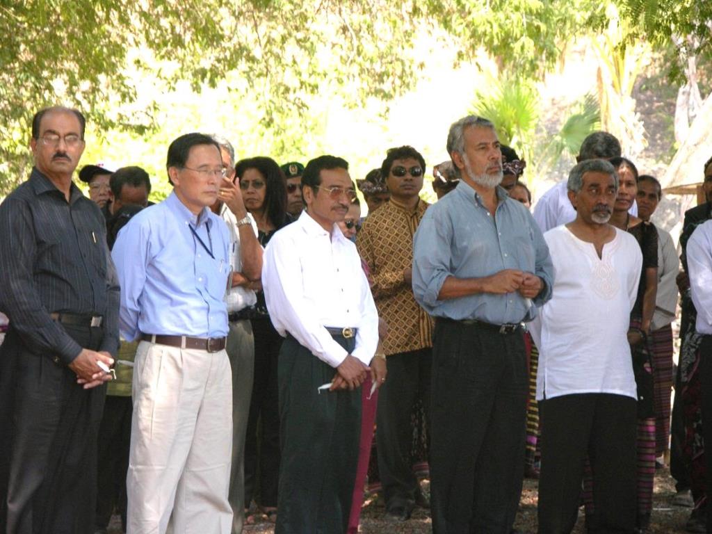 From right to left: Prime Minister Alkatiri, President Gusmão, National Parliament President Lú-Olo Guterres, SRSG Hasegawa, and Deputy SRSG General (ret) Bajwa visiting Oecussi to commemorate the 30th anniversary of FALINTIL in 2005. (UNMISET Photo Data) In 2002, the Timorese government and other state institutions assumed sovereignty and started to function in an atmosphere of jubilation, with smiling faces seen everywhere. In the early days, the leaders showed a spirit of confidence and tolerance towards one another. Yet, as in many other post-conflict countries, disharmony soon began to appear, and this developed into a schism between the two organs of governance......the executive government and the National Parliament, dominated by FRETILIN, and the Office of the President, respectively." (Primordial Leadership, 2013, p.74)